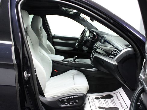 Used 2015 BMW X6 M image 15