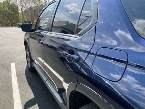 Used 2025 Honda Pilot EX-L image 9