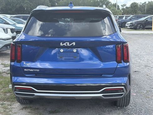 Used 2023 Kia Sorento S w/ Panoramic Sunroof Package FWD image 5