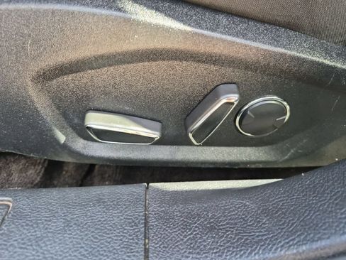 Used 2019 Ford Fusion SE FWD image 17