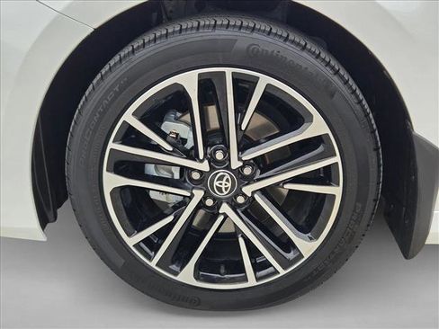 Used 2025 Toyota Camry XLE image 22