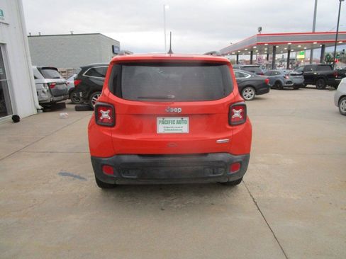 Used 2017 Jeep Renegade Latitude image 7