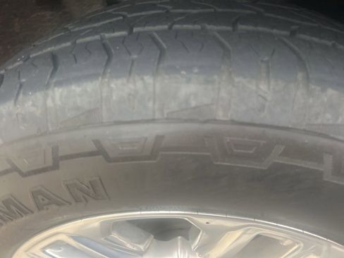 Used 2021 GMC Yukon XL SLT w/ SLT Premium Package image 10