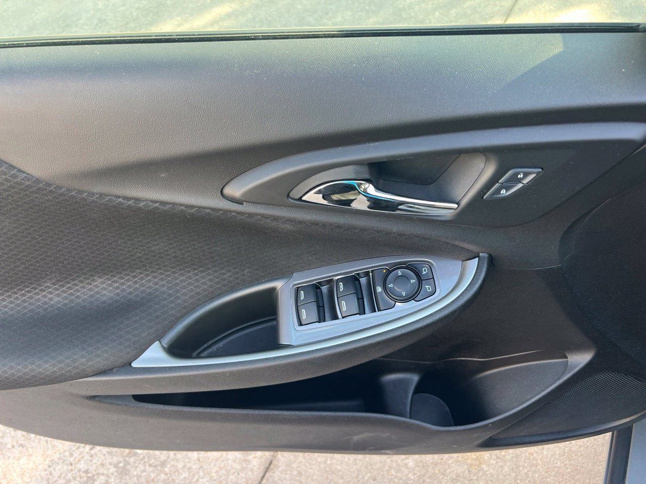 Used 2025 Chevrolet Malibu LT FWD image 13