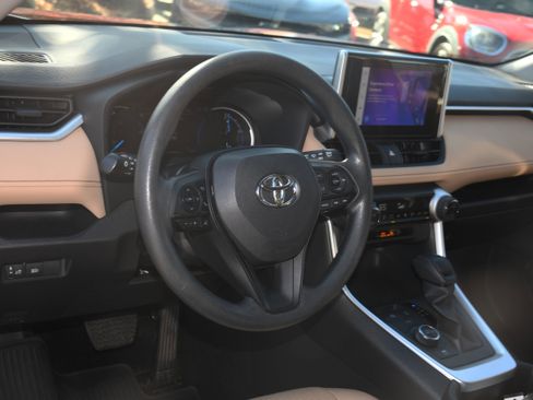 Certified 2023 Toyota RAV4 LE image 8