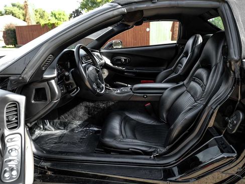 Used 2002 Chevrolet Corvette Convertible w/ Preferred Equipment Group2 image 4