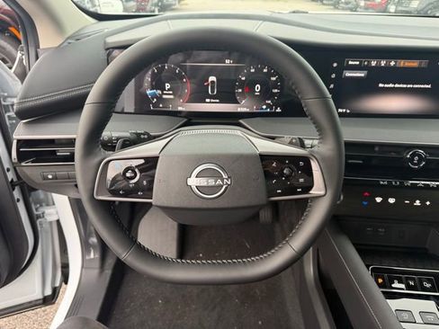 New 2025 Nissan Murano SV image 18