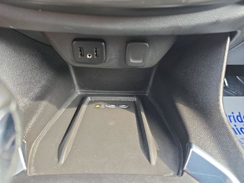 Used 2023 Chevrolet Traverse LT FWD image 35