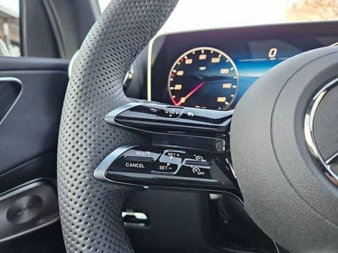 Used 2026 Mercedes-Benz GLC 300 image 25