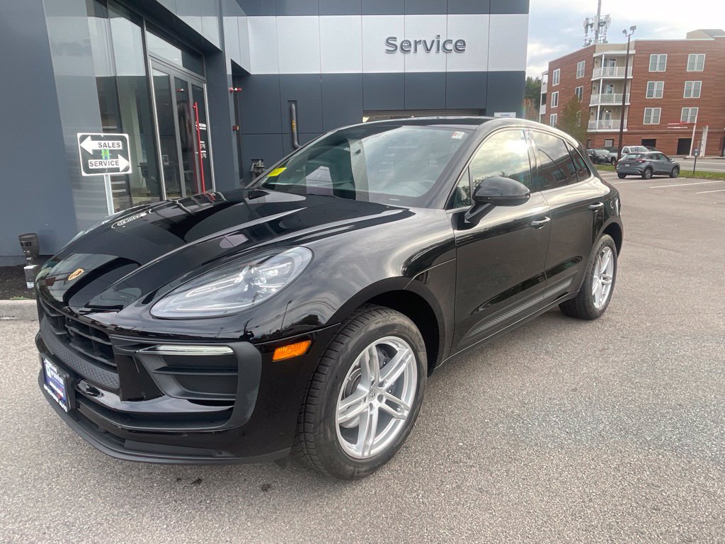 Used 2023 Porsche Macan AWD/4WD image 1