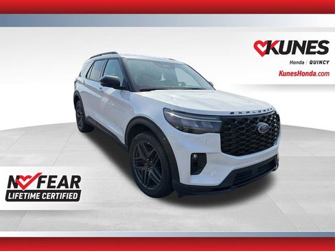 Used 2025 Ford Explorer ST-Line w/ ST-Line Street Pack image 1