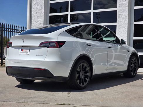 Used 2021 Tesla Model Y Long Range image 4
