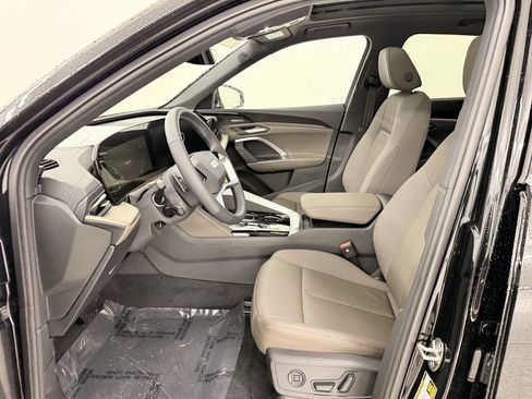 Used 2025 Audi Q5 Premium w/ Convenience Package AWD/4WD image 5