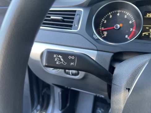 Used 2018 Volkswagen Jetta Wolfsburg Edition image 21