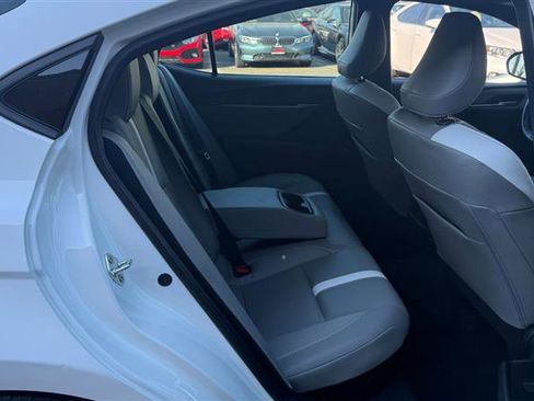 Used 2025 Toyota Camry SE w/ Convenience Package FWD image 13