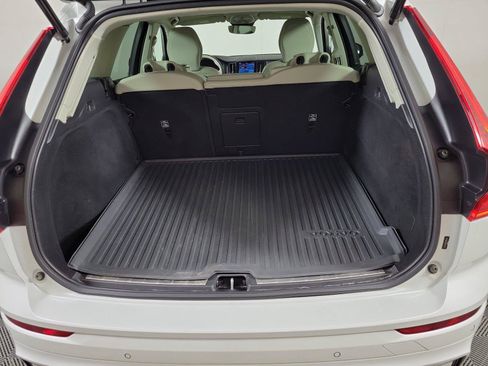 Used 2024 Volvo XC60 B5 Plus w/ Protection Package AWD/4WD image 9