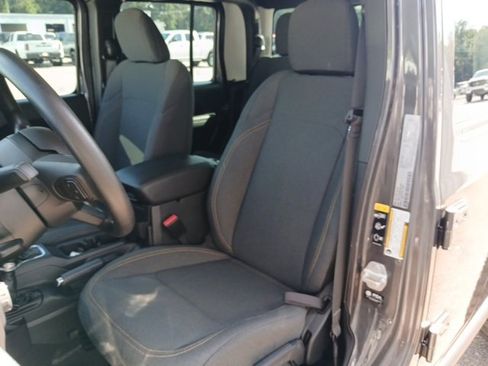 Used 2025 Jeep Gladiator Sport image 51