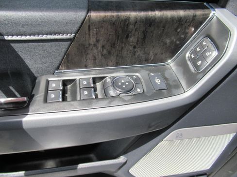 Used 2024 Ford F250 Lariat w/ Lariat Ultimate Package AWD/4WD image 23
