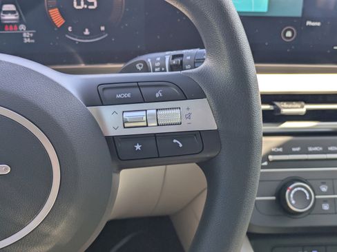 New 2026 Hyundai Tucson SE image 18