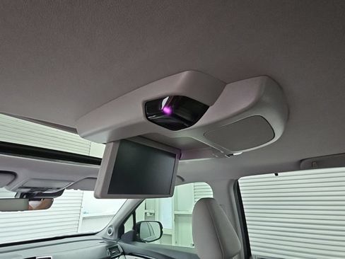 Used 2021 Honda Pilot Touring image 34