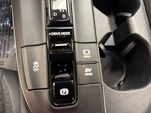 Used 2023 Toyota Crown XLE image 46