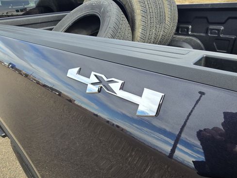 Used 2025 GMC Sierra 1500 Elevation w/ LPO, Elevation Black Package image 11