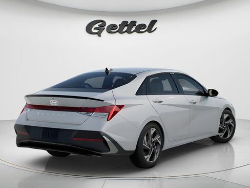 New 2026 Hyundai Elantra SEL Sport image 4