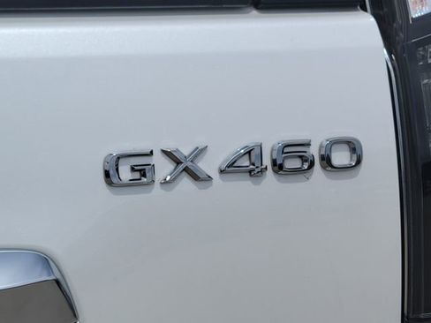 Used 2023 Lexus GX 460 Luxury w/ Sport Design Package AWD/4WD image 12