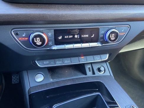 Used 2023 Audi Q5 2.0T Premium w/ Convenience Package image 18