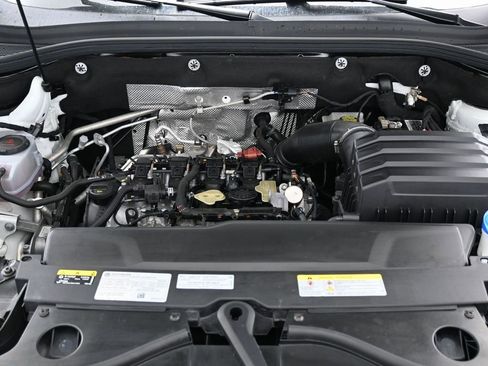 Used 2024 Volkswagen Atlas SE image 40