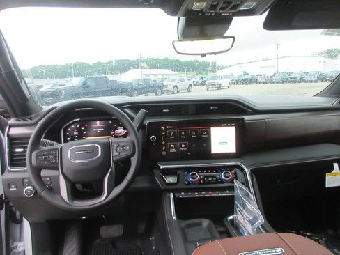 New 2026 GMC Sierra 2500 Denali Ultimate AWD/4WD image 17