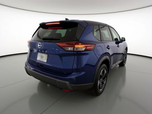 Used 2025 Nissan Rogue SV image 9