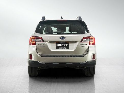 Used 2017 Subaru Outback 3.6R Limited AWD/4WD image 4