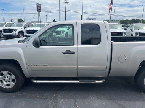 Used 2007 Chevrolet Silverado 1500 LT w/ 1LT Convenience Package RWD image 10