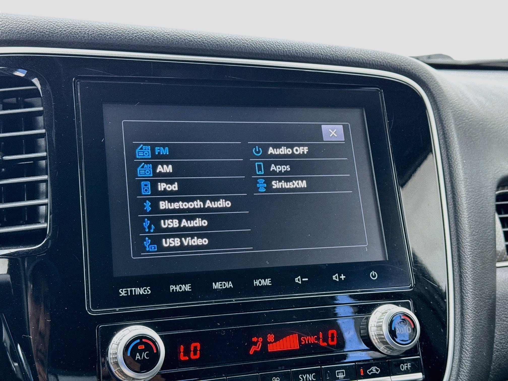 Used 2022 Mitsubishi Outlander SEL AWD/4WD image 11