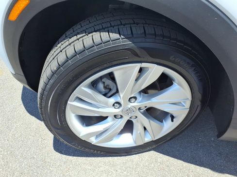 Used 2024 Buick Encore GX Preferred FWD image 9