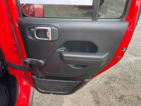 Used 2021 Jeep Gladiator Sport image 23