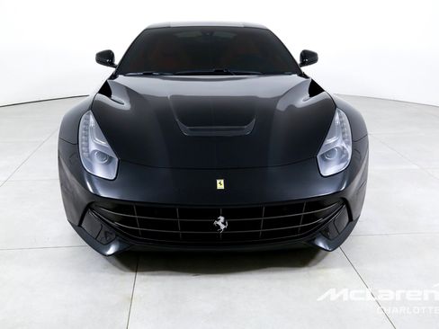 Used 2017 Ferrari F12 Berlinetta RWD image 4