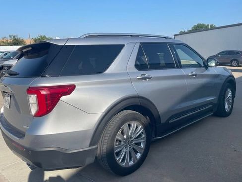Used 2020 Ford Explorer Limited RWD image 4