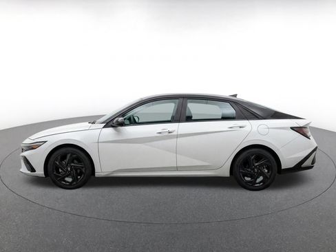 Used 2026 Hyundai Elantra Sport FWD image 4