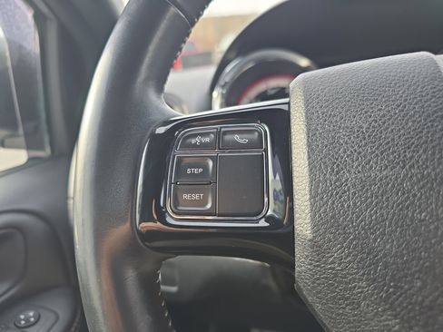 Used 2019 Dodge Grand Caravan SE image 21