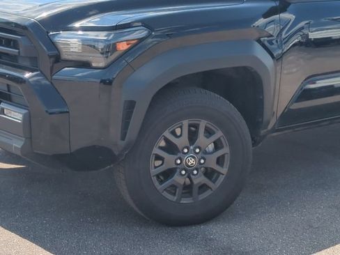 Used 2025 Toyota 4Runner SR5 AWD/4WD image 2