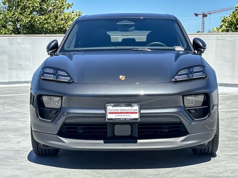Certified 2025 Porsche Macan Electric RWD image 11
