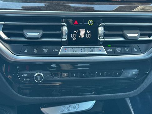 Used 2024 BMW X4 xDrive30i w/ Parking Assistance Package image 22