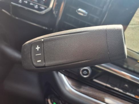 Used 2025 Chevrolet Silverado 1500 LT RWD image 16
