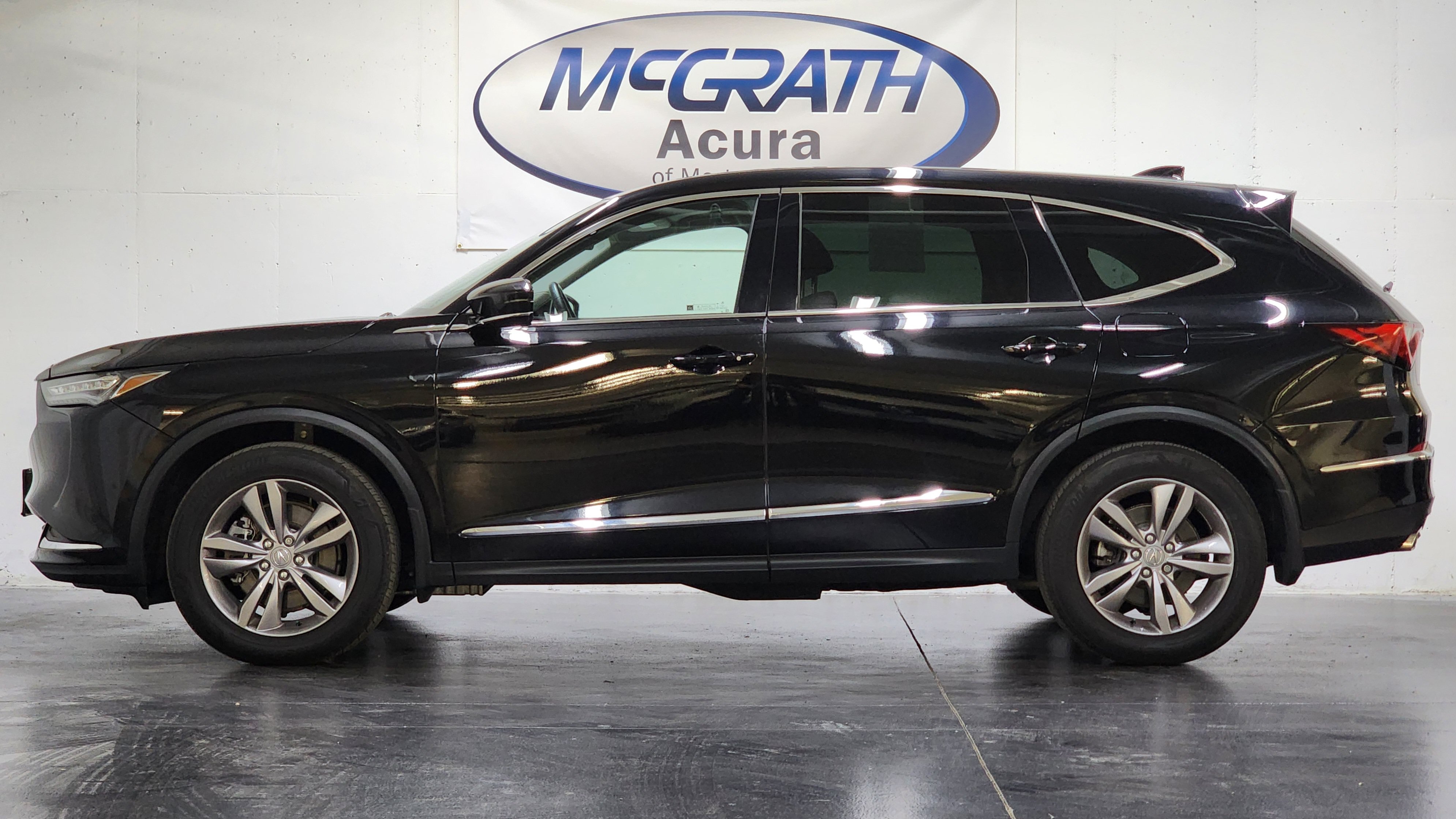 Used 2024 Acura MDX SH-AWD image 11