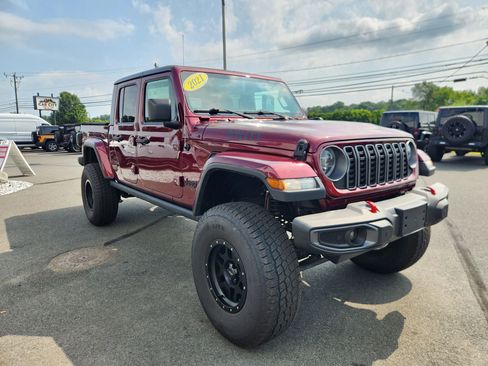 Used 2021 Jeep Gladiator Sport image 22