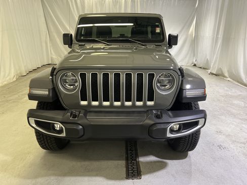 Used 2019 Jeep Wrangler Unlimited Sahara AWD/4WD image 3