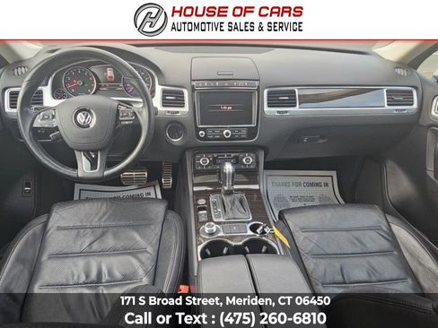Used 2017 Volkswagen Touareg Executive image 25