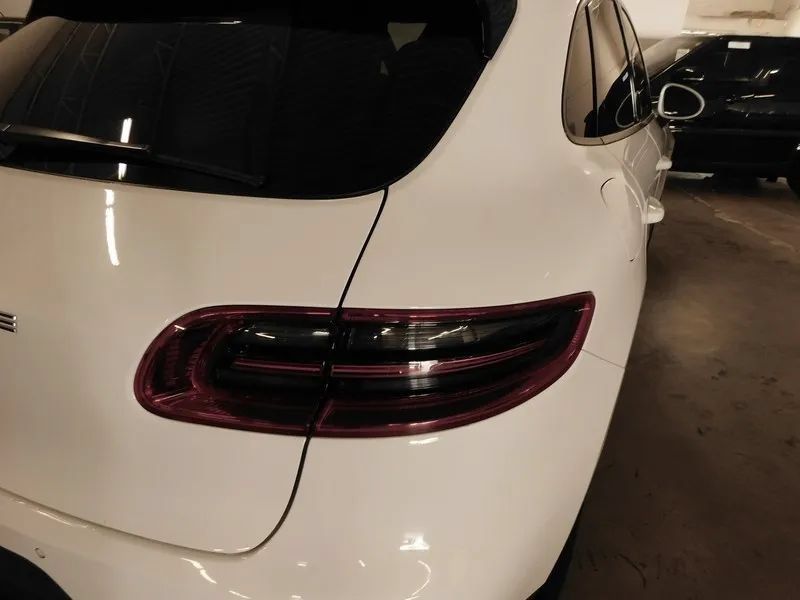 Used 2018 Porsche Macan AWD/4WD image 23